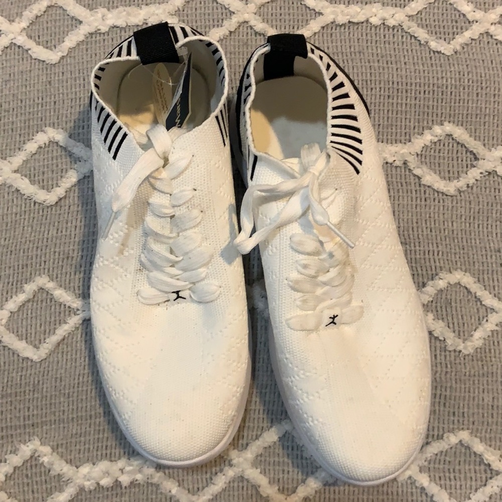 Gym shoes